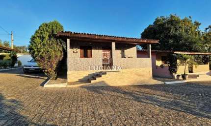 Oportunidade! De 300 mil por 250 mil - Casa com 3 Quartos em Condomínio Fechado