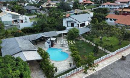 2000 m² de lote! Casa com 4 Suítes em Condomínio de Alto Padrão em Gravatá/PE