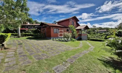 Perto do Centro da Cidade! Casa em Condomínio com Clima Incrível em Gravatá/PE