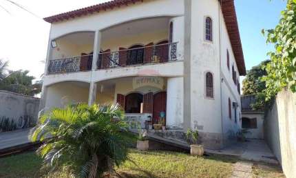 Oportunidade incrível: Casa duplex em Balneário das Conchas, São Pedro da Aldeia - RJ, 360m2, R$ 450 Mil!