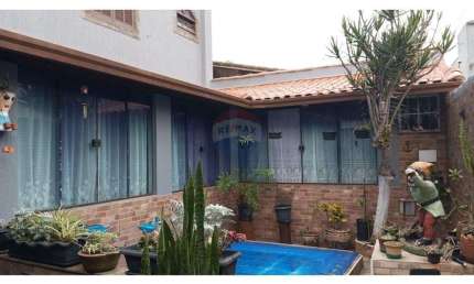 CASA 3 QUARTOS A VENDA POUCOS METROS DO MAR  EM UNAMAR/CABO FRIO RJ - R$400.000
