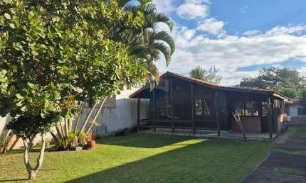 Casa a venda estilo Colonial, 4 quartos, no Condomínio Orla 500, em Unamar, Cabo Frio/RJ - 340 MIL