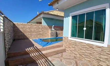 Casa com suíte e piscina a venda em Araruama 270mil !