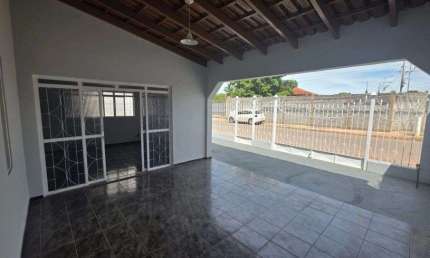 Vendoi Casa 4 Quartos Bairro Canelas Na Rua Veuo de Noiva em Várzea Grande