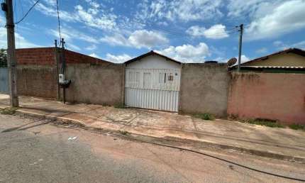 Casa Bairro Canelas em Várzea Grande na Rua Bico de Arara
