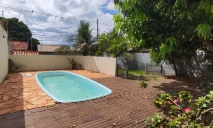 Vendo Casa 3/4 sendo 2 suítes com piscina Bairro Canelas em Várzea Grande