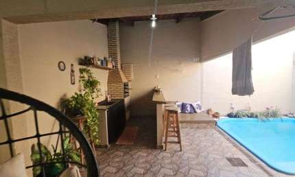 Casa 2/4 Condomínio Rubi com piscina e churrasqueira excelente casa