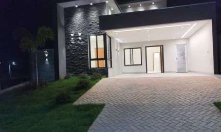 Linda Casa Térrea Nova Condomínio Verana em Várzea Grande
