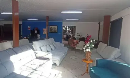Vendo Imovel Comercial na Av Barão de Melgaço proximo a feira do porto.