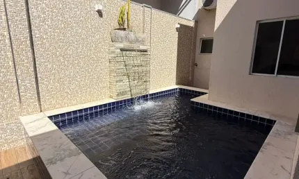 Linda Casa com piscina Condomínio Esmeralda em Várzea Grande.