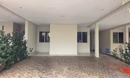 Alugo Linda Casa 3/4 Condomínio Esmeralda ampliada e com Placa Solar Excelente localização