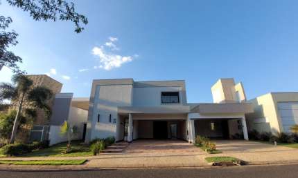 Casa em condomínio fechado com 4 quartos à venda no Jardim do Lago, Uberaba 