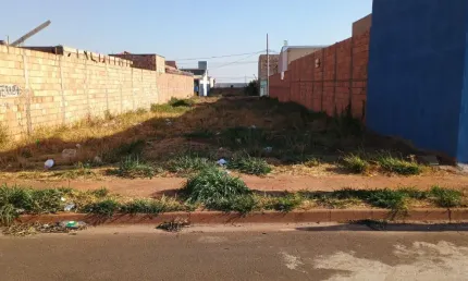 Terreno à venda no Parque das Laranjeiras, Uberaba 