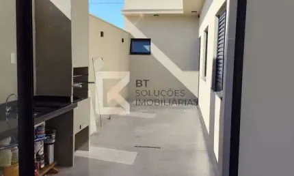 Casa com 3 dormitórios sendo 1 suíte à venda, 150 m² de terreno e 105 de área construída por R$ 712
