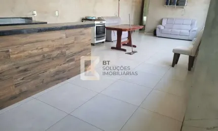 Casa com 2 dormitórios sendo 1 suíte à venda, 150m² de terreno e 258 m² de área construída por R$ 7