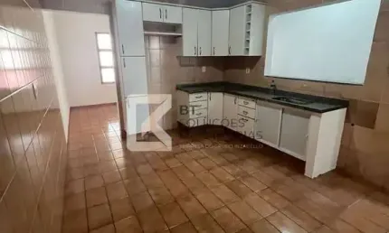 Sobrado com 3 dormitórios à venda, 125 m² de terreno e 159 de área construída por R$ 487.000,00 – J