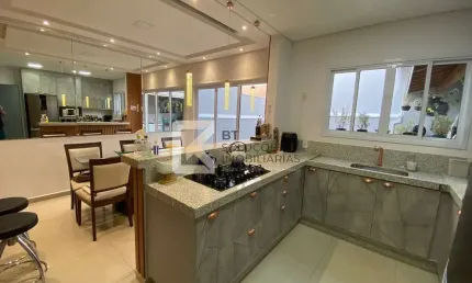 Sobrado com (energia fotovoltaica) e 3 dormitórios sendo 1 suíte com closet à venda por R$ 905.000