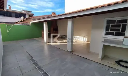 Sobrado à venda, 3 dormitórios sendo 1 suíte , área gourmet espaçosa com churrasqueira, piso superi