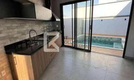 Casa com piscina e 3 suítes a venda, 156 m² de área construída e 264 m² de terreno por R$ 1.380.000