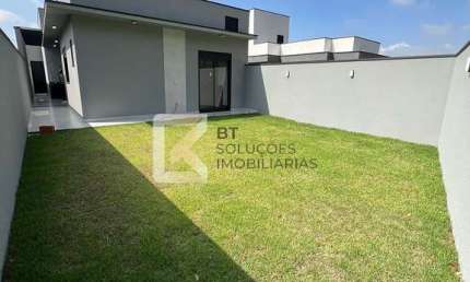 Casa com 3 dormitórios sendo 2 suítes à venda, 283 m² de terreno e 152 m² de área construída por R$
