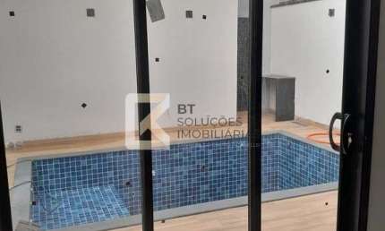 Casa com piscina e 3 suítes a venda, 200 m² de área construída e 300 m² de terreno por R$ 1.620.000