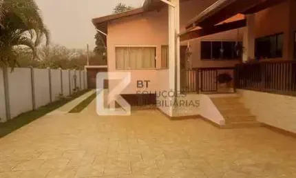 Chácara à venda, sala ampla com 4 ambientes, 3 dormitórios sendo 2 suítes com closet e ar condicion