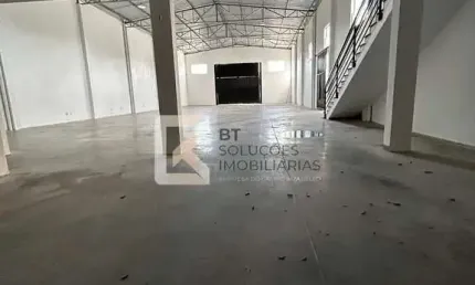 Galpão para locação, 3 salas privativas, recepção, piso para grandes caminhões, Distrito Industrial