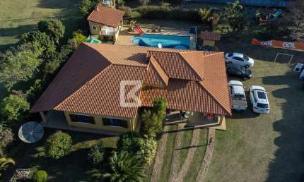 Chácara à venda, 3 dormitórios, sendo 1 suíte,Toda avarandada, Piscina, Currasqueira, Pomas, Sítios