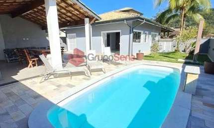 Casa à venda em condomínio fechado no Horto Florestal em Ubatuba