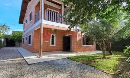 Sobrado à venda com 4 dormitórios na Ressaca em Ubatuba