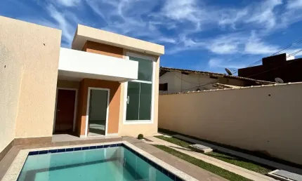 Linda casa com piscina no Village em Rio das Ostras RJ