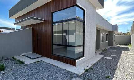 Excelente casa linear de 3 quartos na Enseada em Rio das Ostras RJ