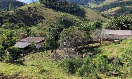Sítio com 4 dormitórios à venda, 74000 m² por R$ 555.000,00 - Villagio da Serra - Juiz de Fora/MG