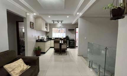 Casa com 3 dormitórios à venda, 190 m² por R$ 900.000,00 - Nova Jacutinga - Jacutinga/MG