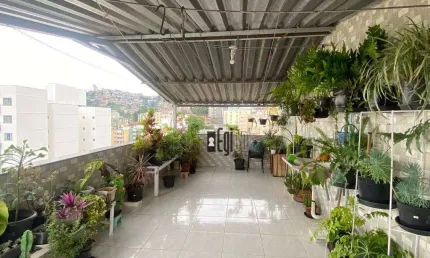 Cobertura com 3 dormitórios à venda, 138 m² por R$ 280.000,00 - Bandeirantes - Juiz de Fora/MG