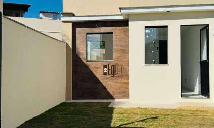 Casa com 2 dormitórios à venda, 80 m² por R$ 259.000,00 - Grama - Juiz de Fora/MG