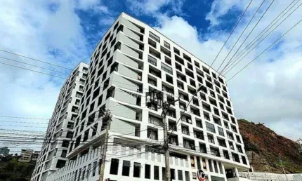 Excelente Apartamento Reformado na Garganta do Dilermando !!