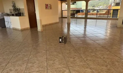 Casa com 3 dormitórios à venda, 108 m² por R$ 570.000,00 - Democrata - Juiz de Fora/MG