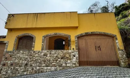 Casa com 6 dormitórios à venda, 280 m² por R$ 690.000,00 - Costa Carvalho - Juiz de Fora/MG