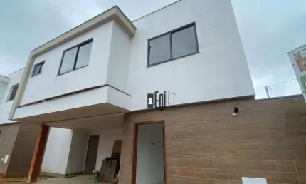Casa com 3 quartos à venda, 180 m² por R$ 790.000 - Aeroporto - Juiz de Fora/MG
