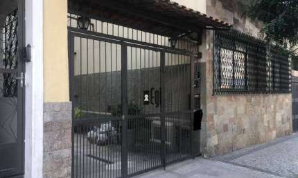 Casa com 3 dormitórios à venda, 110 m² por R$ 430.000,00 - Centro - Juiz de Fora/MG