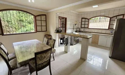 Casa com 3 dormitórios à venda, 281 m² por r$ 850.000,00 - vale do ipê - juiz de fora/mg