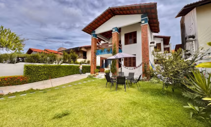 Casa Espetacular à Venda em Fortaleza – 7 Suítes, Jardim e Ótima Localização