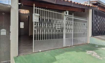 Casa Térrea com Quintal para Locação – Bairro São Miguel | Bragança Paulista