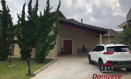 Casa á venda em Condomínio Fechado - Vargem Grande Paulista
