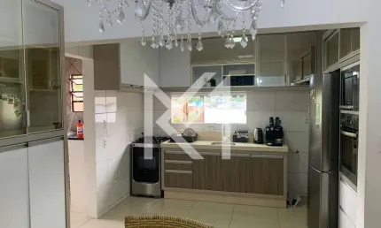 Casa com 3 quartos à venda na Rua 617, Meia Praia, Itapema