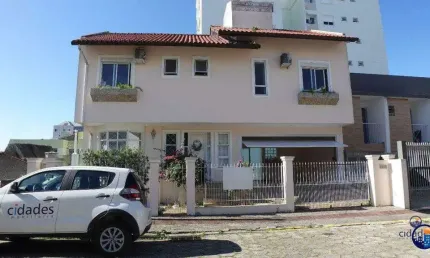 Casa com 4 quartos à venda no Estreito, Florianópolis 