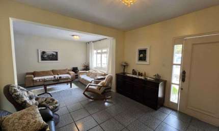 Casa com 4 suites no coração do Estreito, com vista mar.