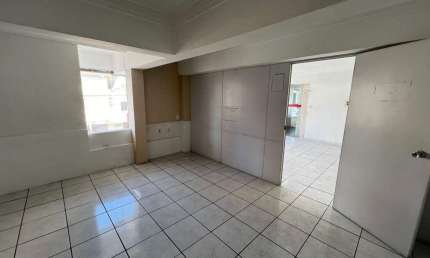 Sala comercial para aluguel bem localizada no Estreito, Florianópolis