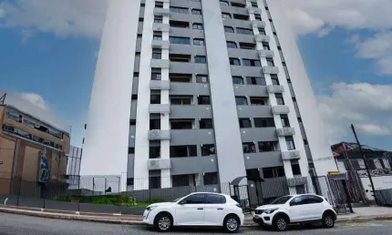 Apartamento à venda de 3 quartos com garagem bem localizado no bairro Agronômica, Florianópolis